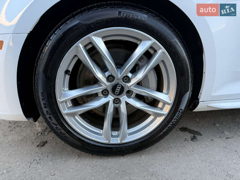 Седан Audi A4 2016 в Киеве