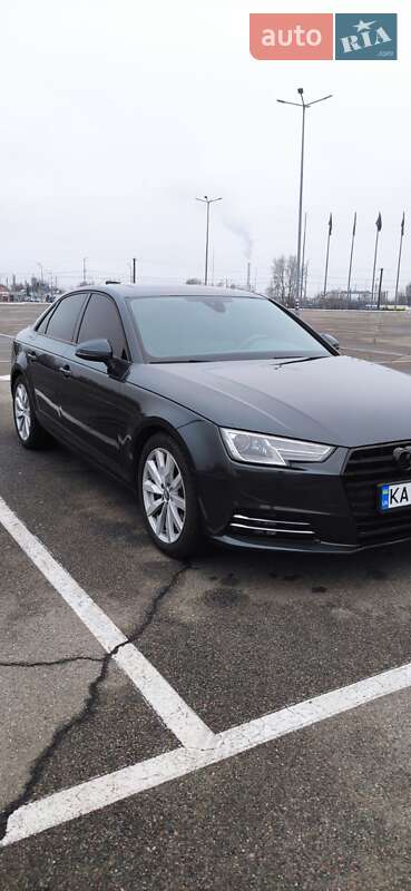 Седан Audi A4 2017 в Киеве
