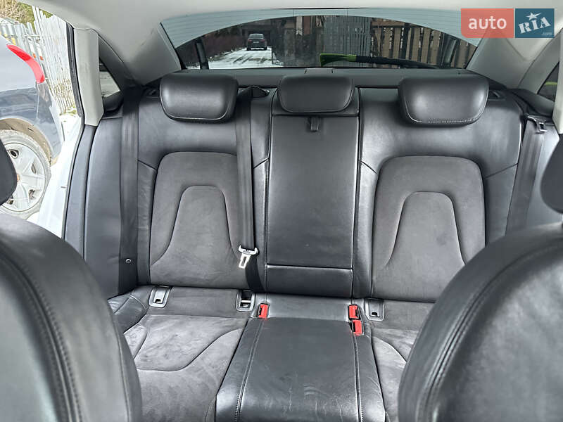 Седан Audi A4 2011 в Галичі