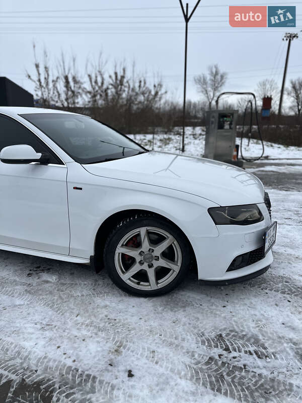 Седан Audi A4 2011 в Галичі