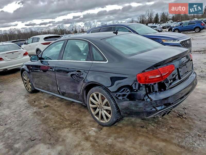 Седан Audi A4 2013 в Львові