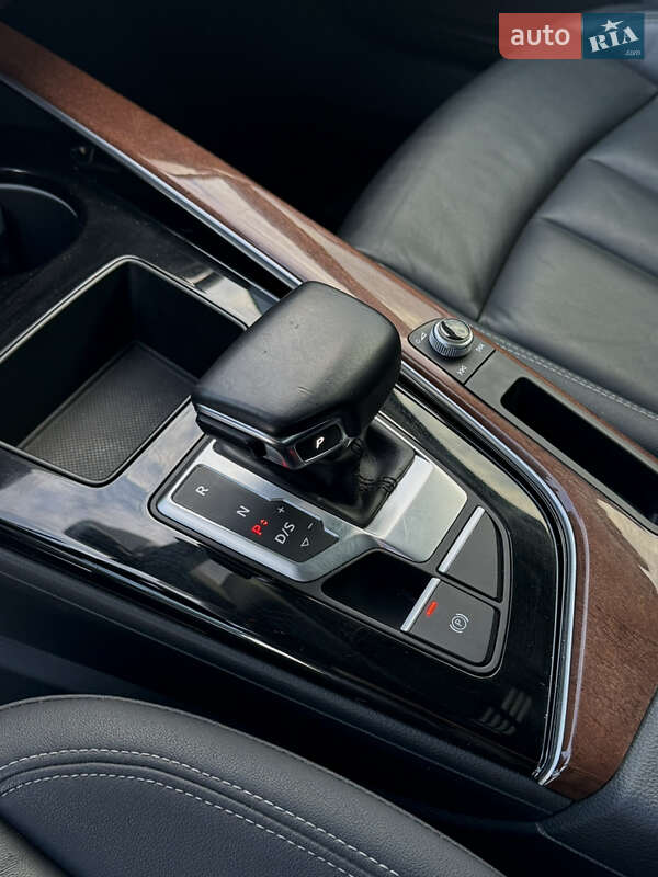 Седан Audi A4 2020 в Львові