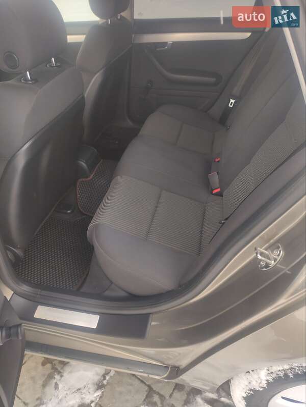 Седан Audi A4 2005 в Львові