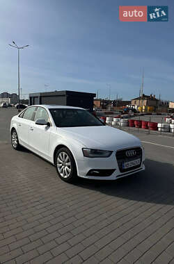 Седан Audi A4 2012 в Виннице
