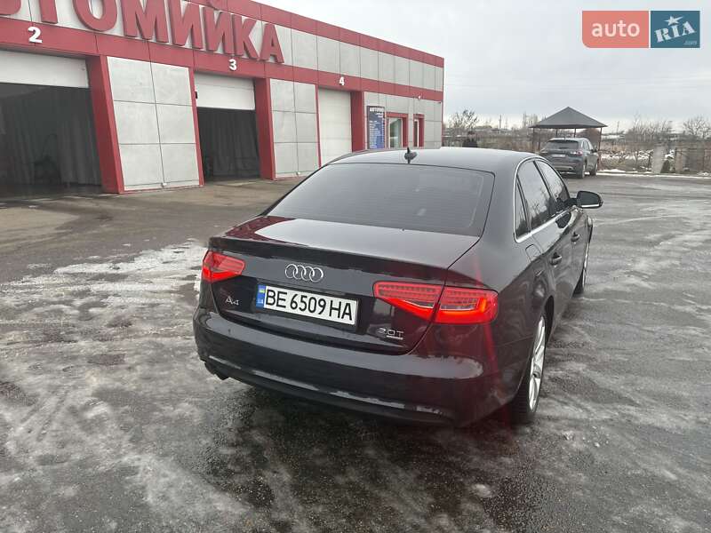 Седан Audi A4 2012 в Южноукраинске