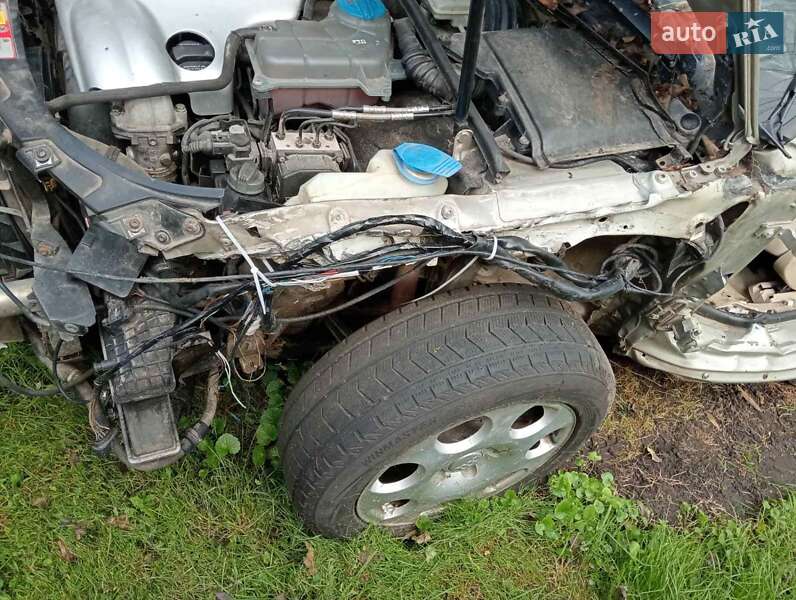 Універсал Audi A4 2002 в Пустомитах