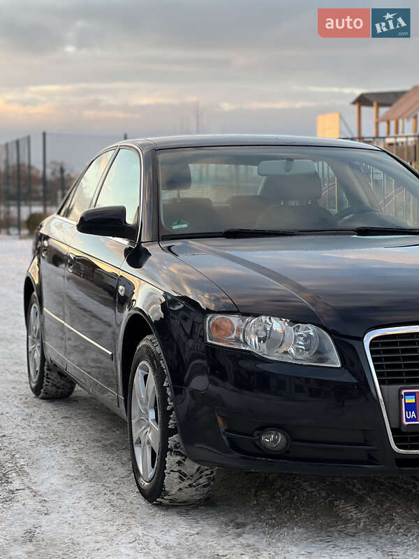 Седан Audi A4 2006 в Ровно