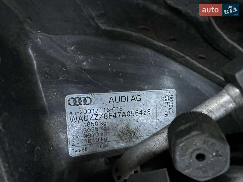 Седан Audi A4 2006 в Ровно