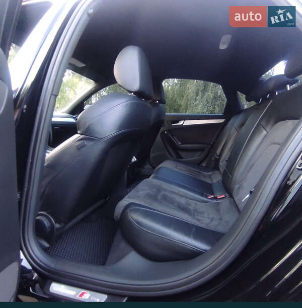 Седан Audi A4 2010 в Миргороде