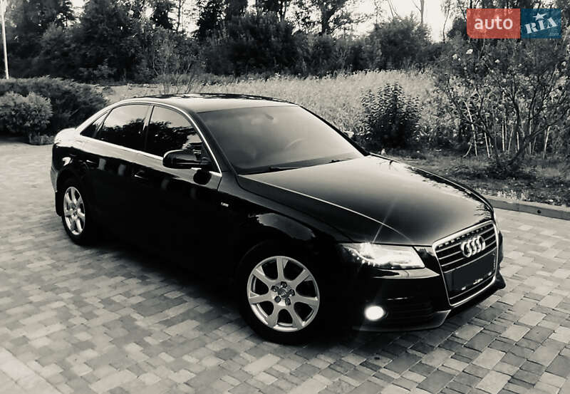 Седан Audi A4 2010 в Миргороде