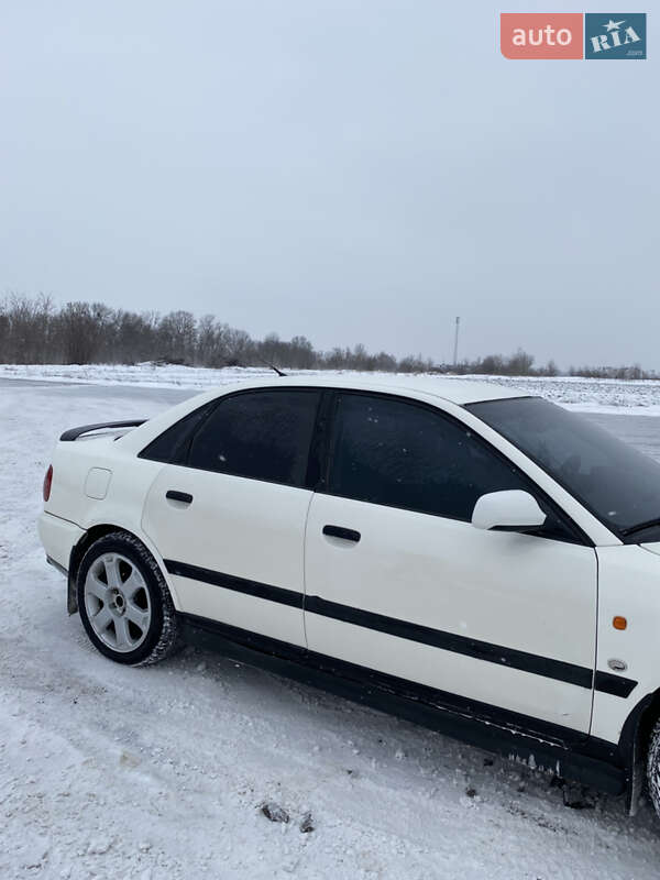 Седан Audi A4 1996 в Баре