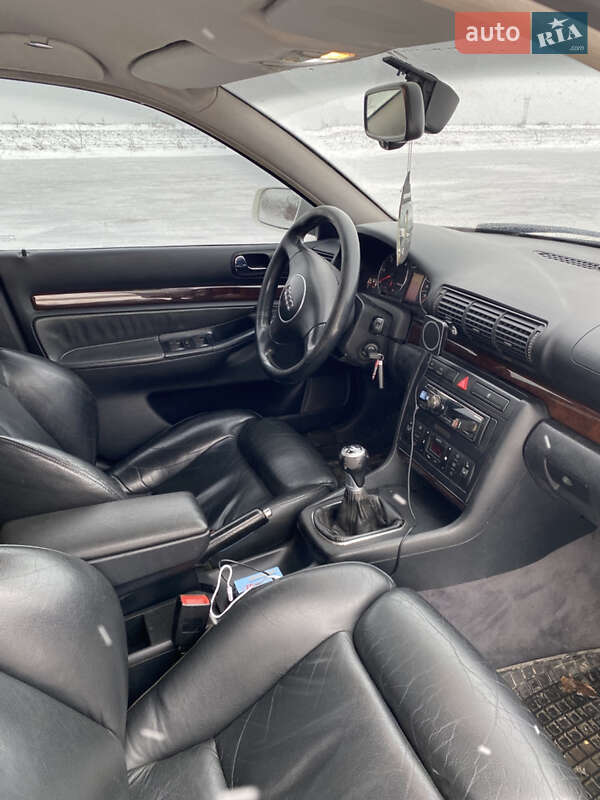 Седан Audi A4 1996 в Баре