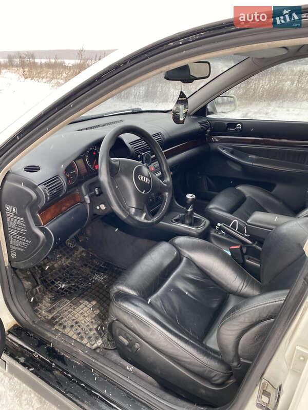 Седан Audi A4 1996 в Баре