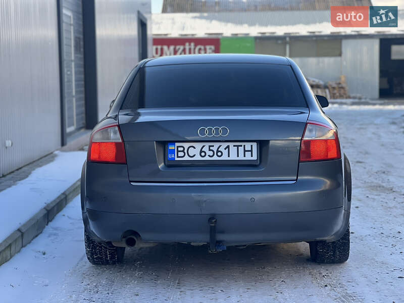 Седан Audi A4 2002 в Жовкві