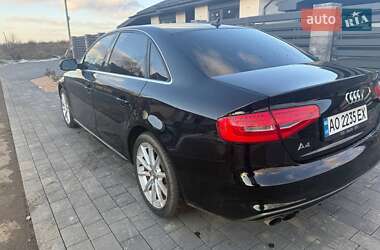 Седан Audi A4 2014 в Ужгороді
