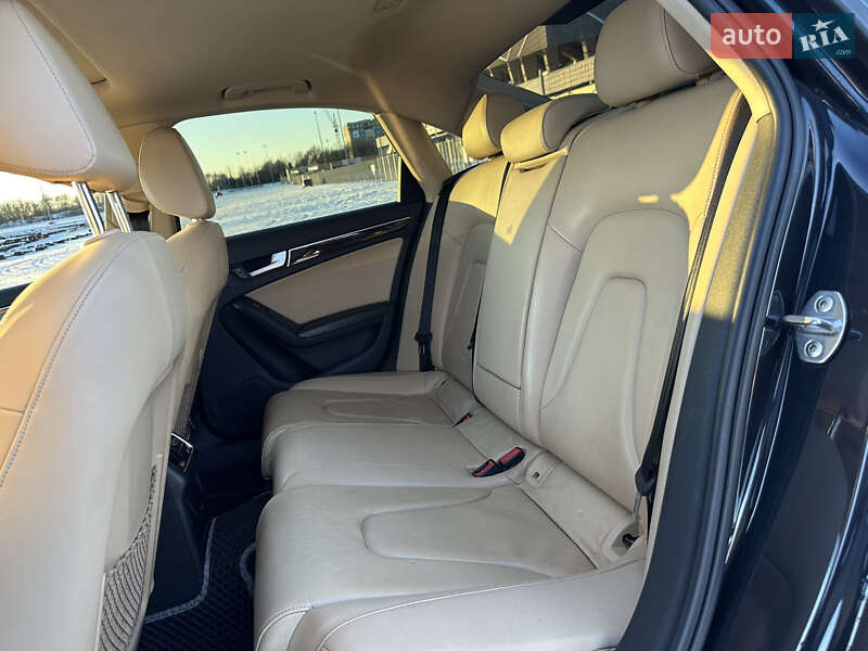 Седан Audi A4 2012 в Львові