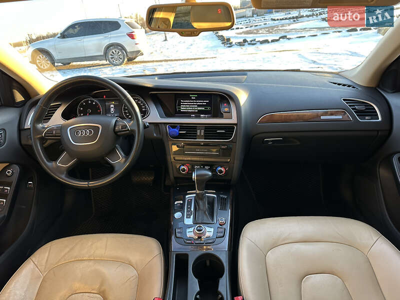 Седан Audi A4 2012 в Львові