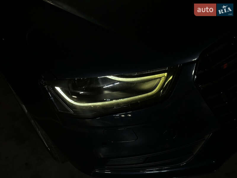 Седан Audi A4 2012 в Львові