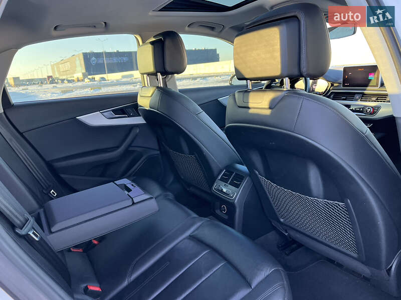 Седан Audi A4 2017 в Львове