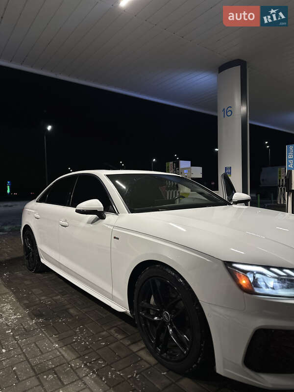 Седан Audi A4 2022 в Киеве