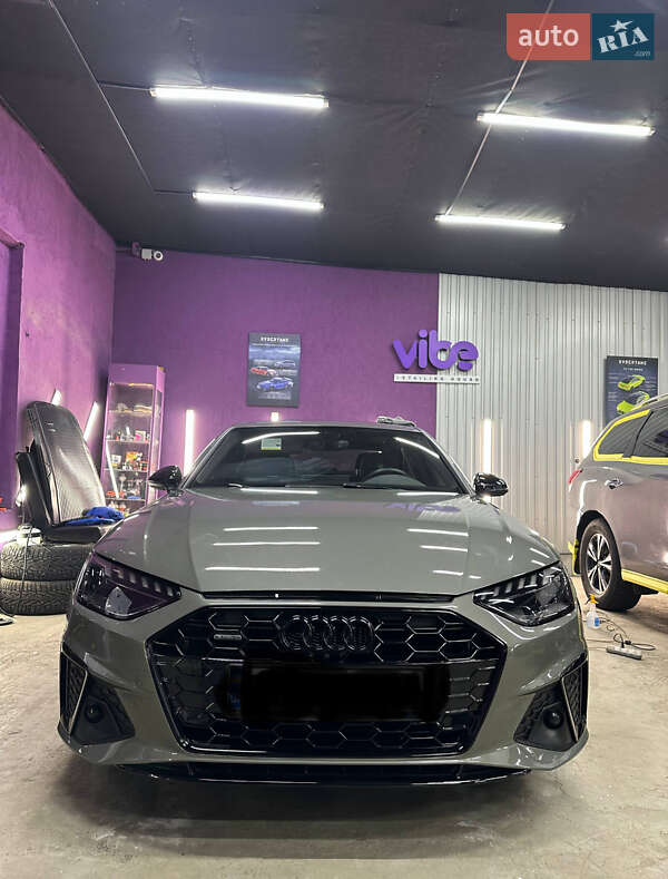 Седан Audi A4 2023 в Полтаві