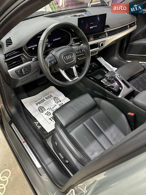Седан Audi A4 2023 в Полтаві