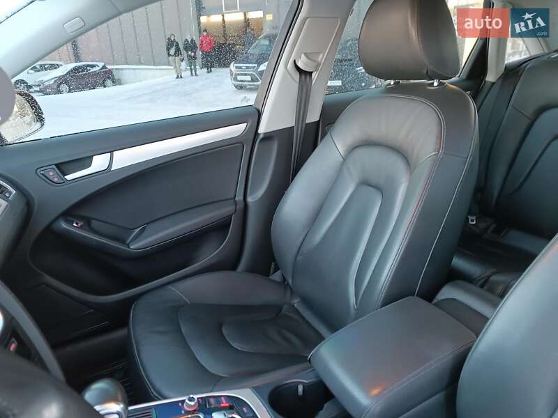 Седан Audi A4 2014 в Львове