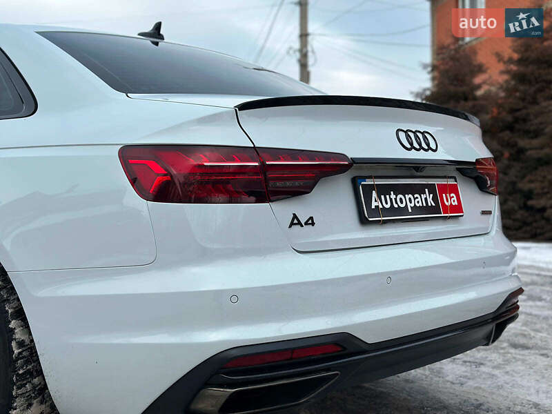 Седан Audi A4 2022 в Киеве