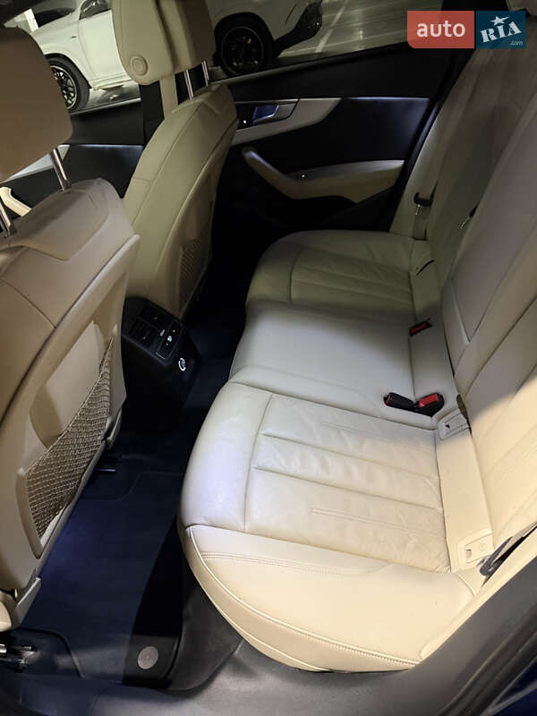 Седан Audi A4 2017 в Львове