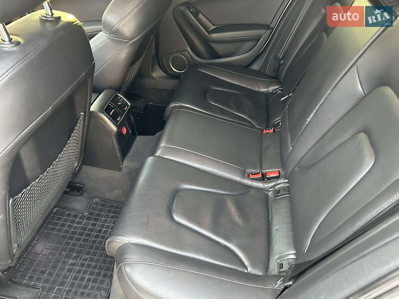 Седан Audi A4 2013 в Виннице