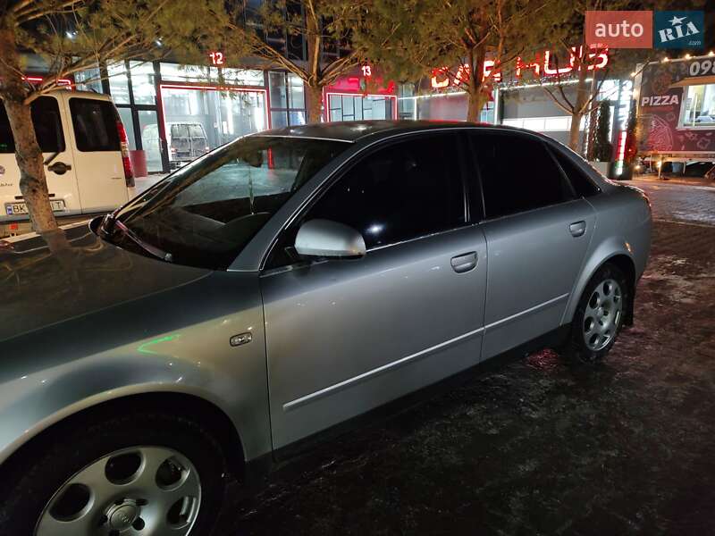 Седан Audi A4 2000 в Ровно