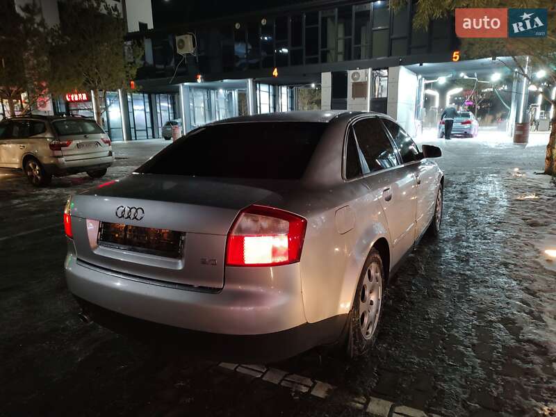 Седан Audi A4 2000 в Ровно