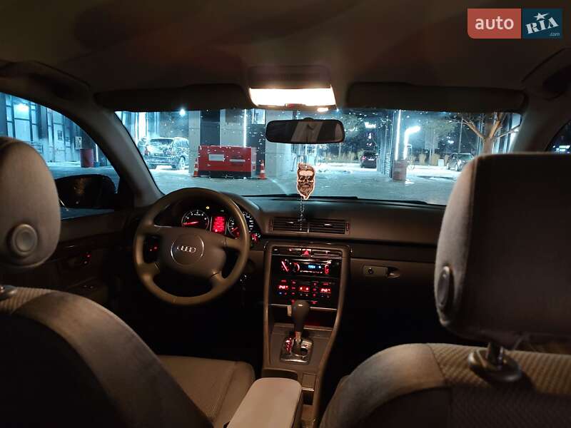 Седан Audi A4 2000 в Ровно