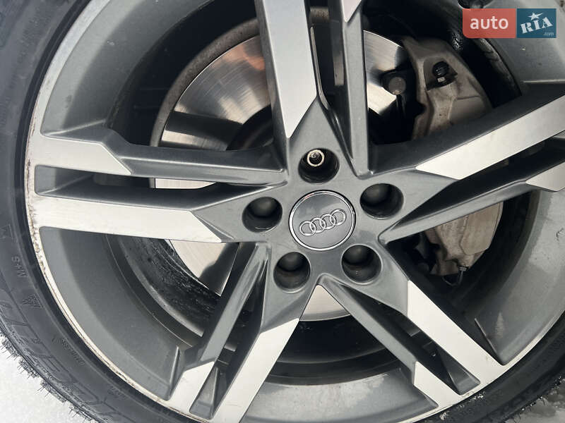 Седан Audi A4 2016 в Виннице