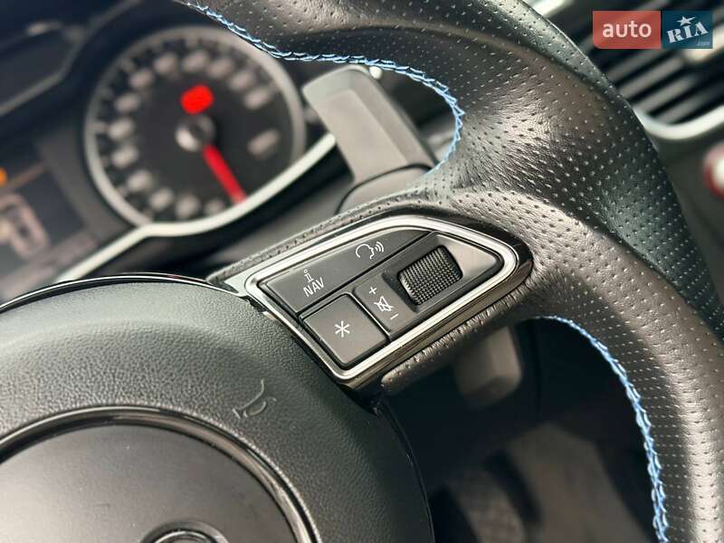 Седан Audi A4 2014 в Кривом Роге