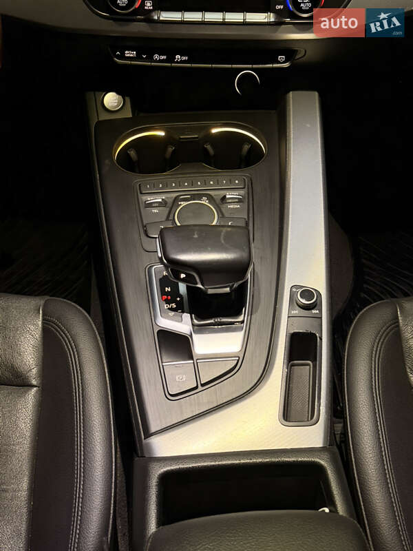 Седан Audi A4 2016 в Тернополе