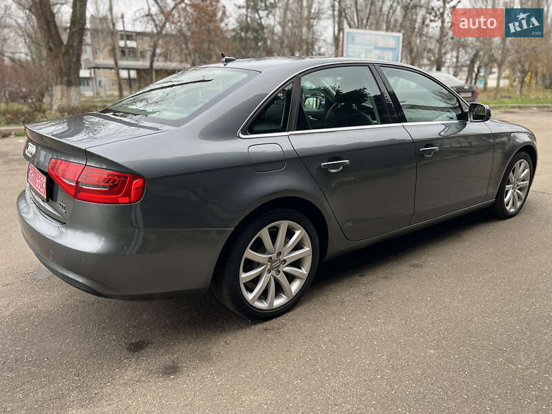 Седан Audi A4 2013 в Николаеве