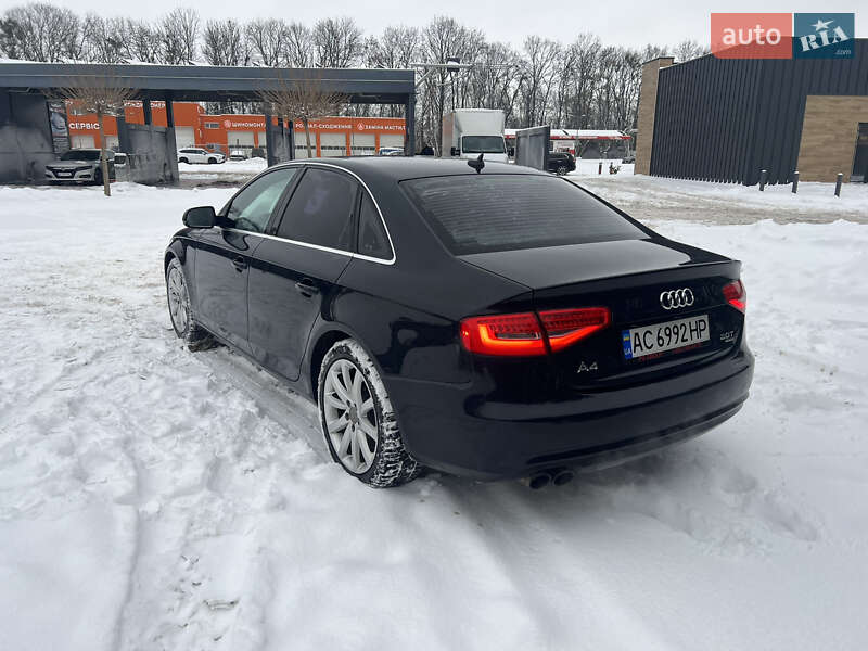 Седан Audi A4 2012 в Луцке