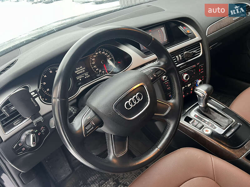 Седан Audi A4 2012 в Луцке