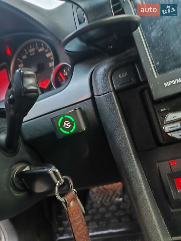 Седан Audi A4 2006 в Луцке