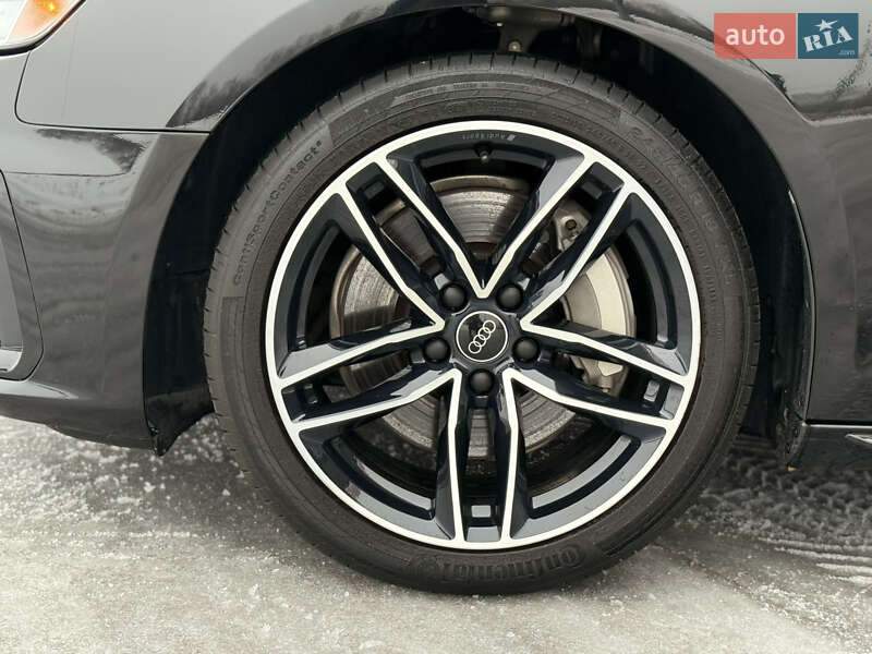 Седан Audi A4 2023 в Киеве