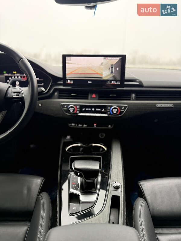 Седан Audi A4 2023 в Киеве