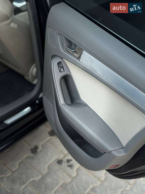 Седан Audi A4 2009 в Чернівцях