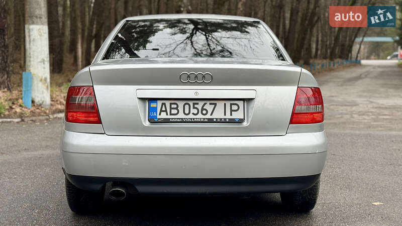 Седан Audi A4 2000 в Виннице