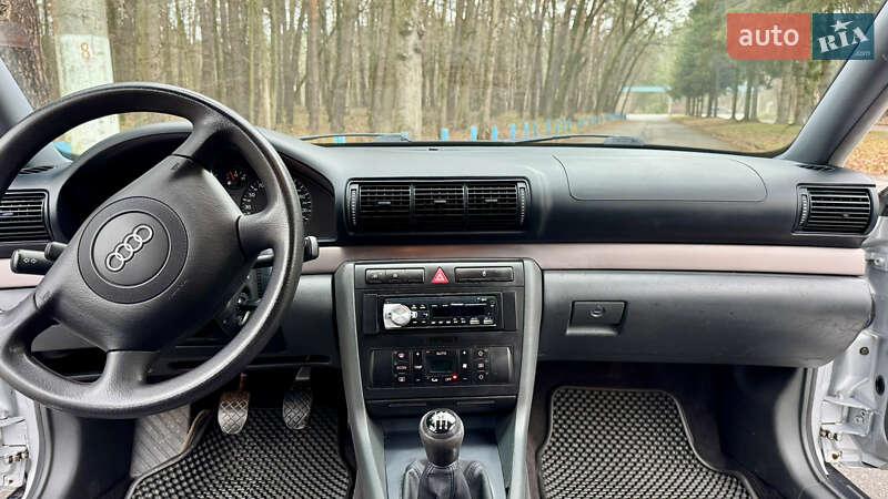 Седан Audi A4 2000 в Виннице