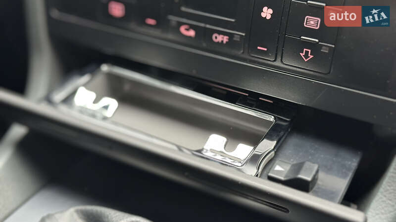 Седан Audi A4 2000 в Виннице