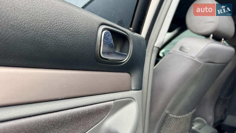 Седан Audi A4 2000 в Виннице