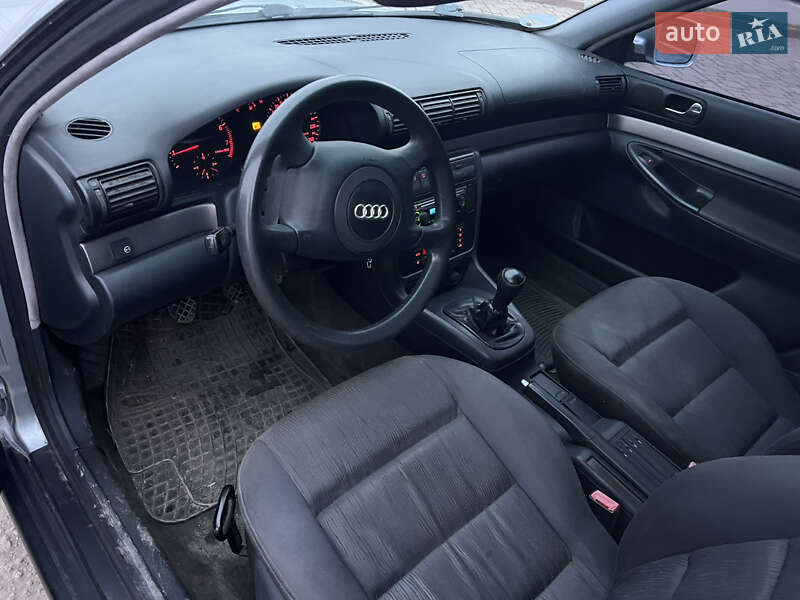 Седан Audi A4 1998 в Красилові