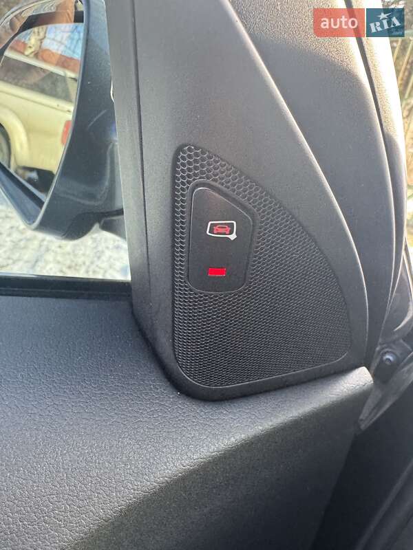 Седан Audi A4 2015 в Луцке