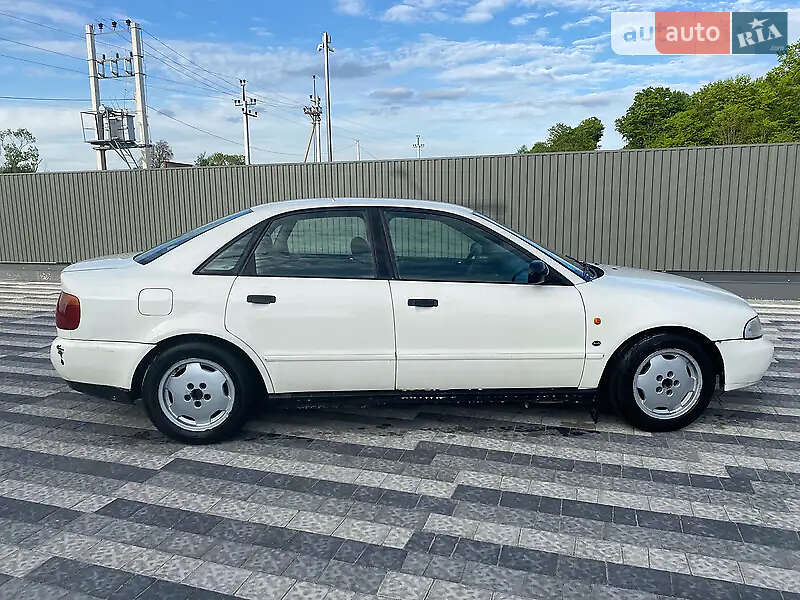 Седан Audi A4 1995 в Кременчуці фото 5 Седан Audi A4 1995 в Кременчуці
